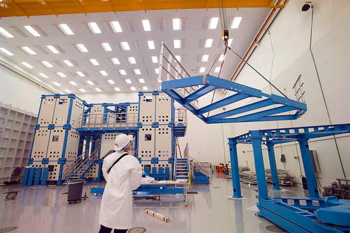 Laser Bay