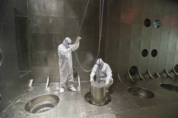 Grating Compressor Chamber