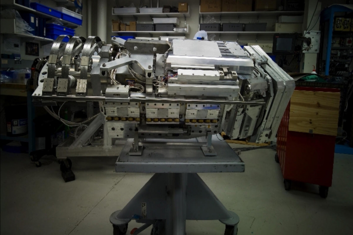 Off-axis Parabola Inserter/ManipulatorA view of the off-axis parabola inserter/manipulator before installation.