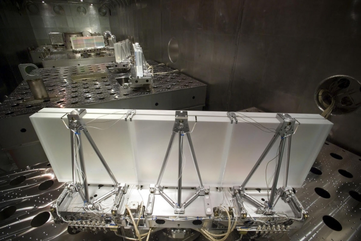 Tiled Grating Assemblies