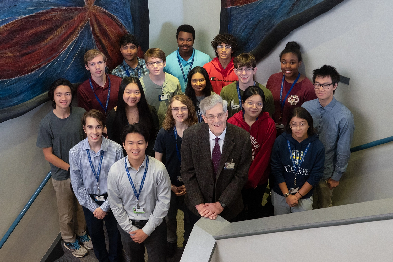 Group photo of Stephen Craxton with 2023 Summer High School Research Program students.