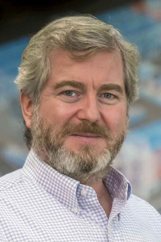 Photo portrait of Sean Regan.