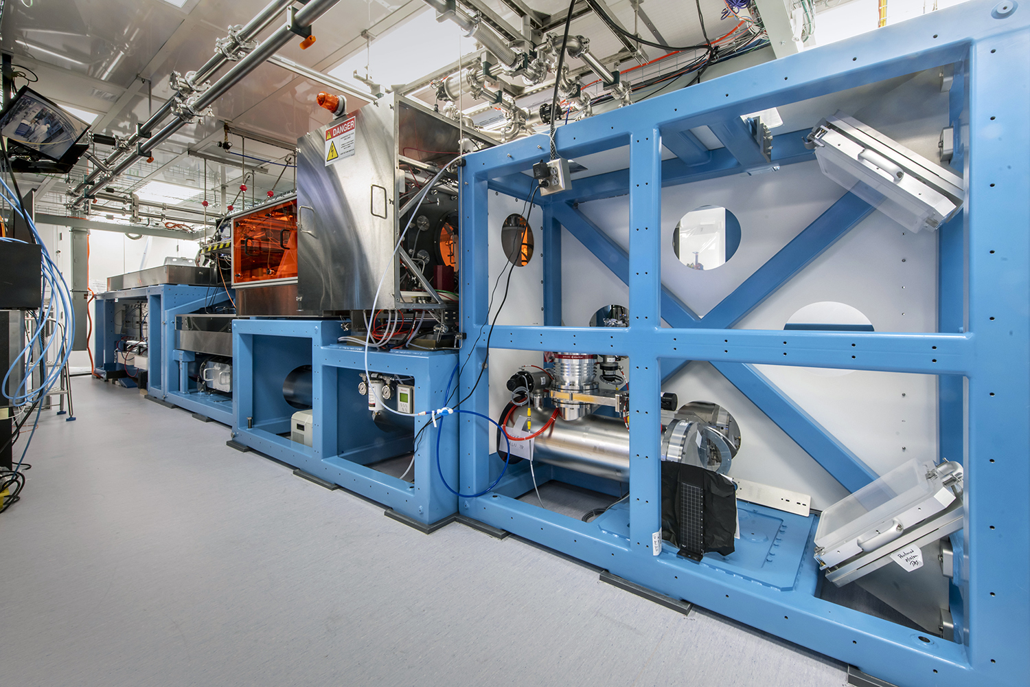 FLUX pump laser under construction