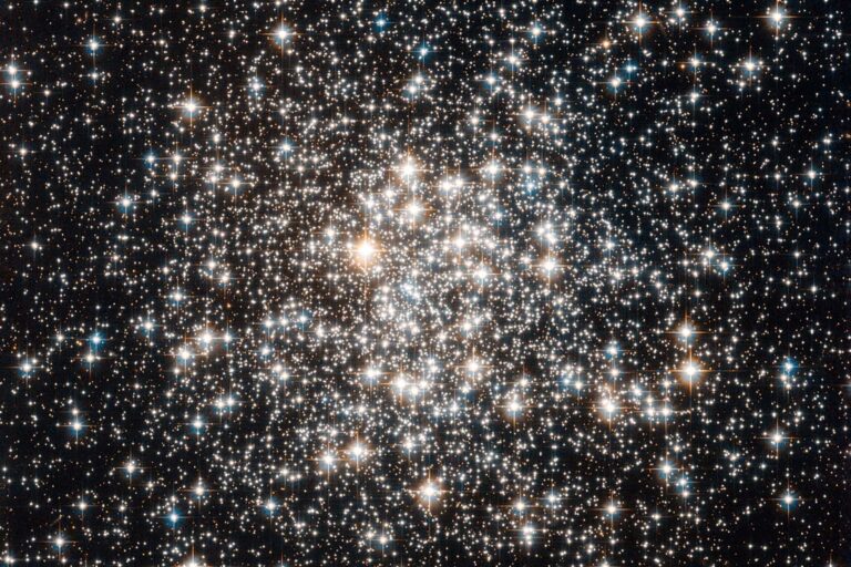 Image displaying a group of stars in space.