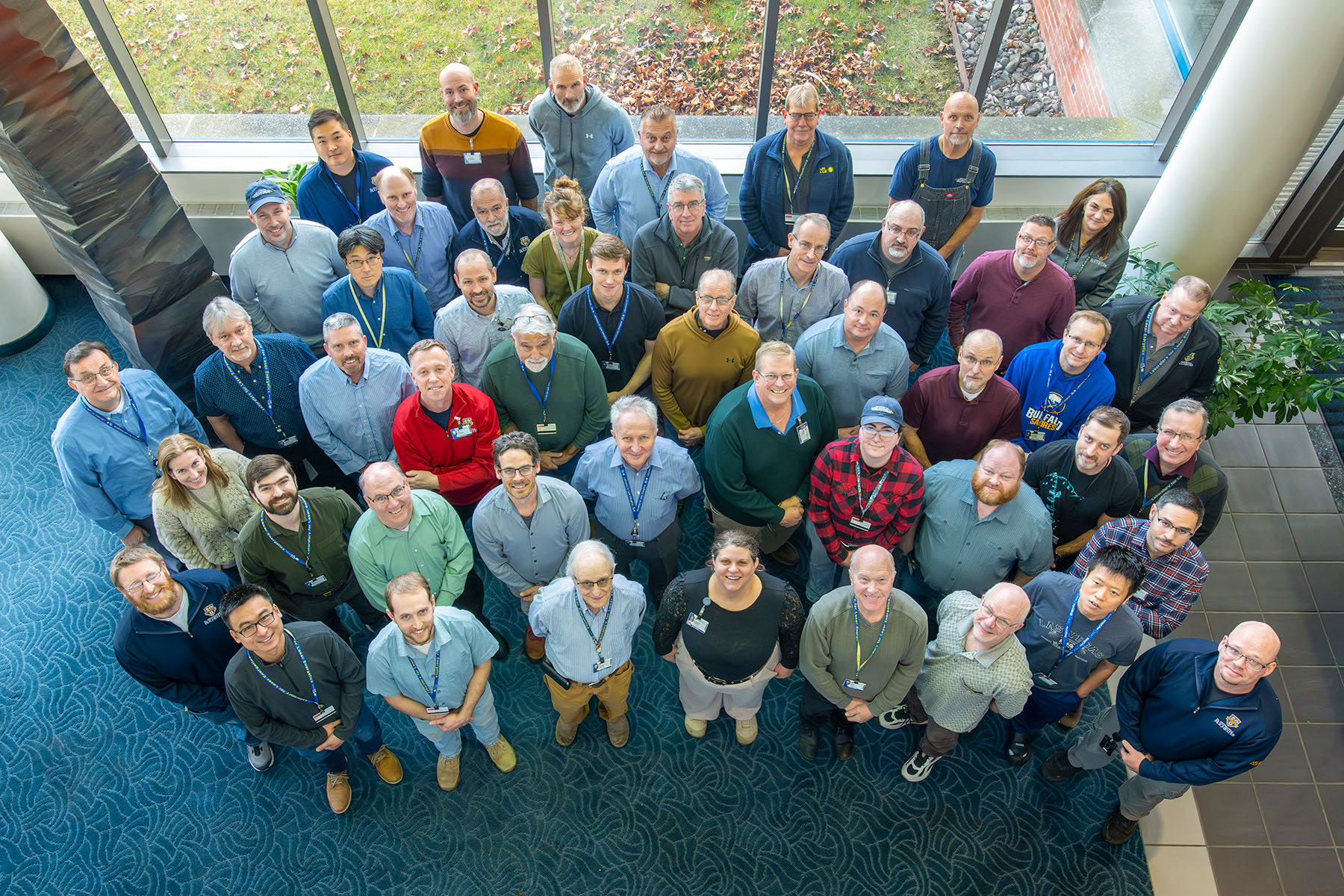 Group photo of LLE lobby. 
